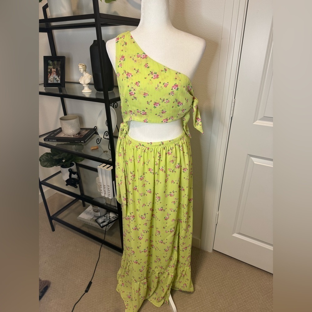 NWT WAYF DARLIN CUT-OUT FLORAL ONE SHOULDER MAXI DRESS LEMON DITSY PINK SIZE M - Picture 3 of 9